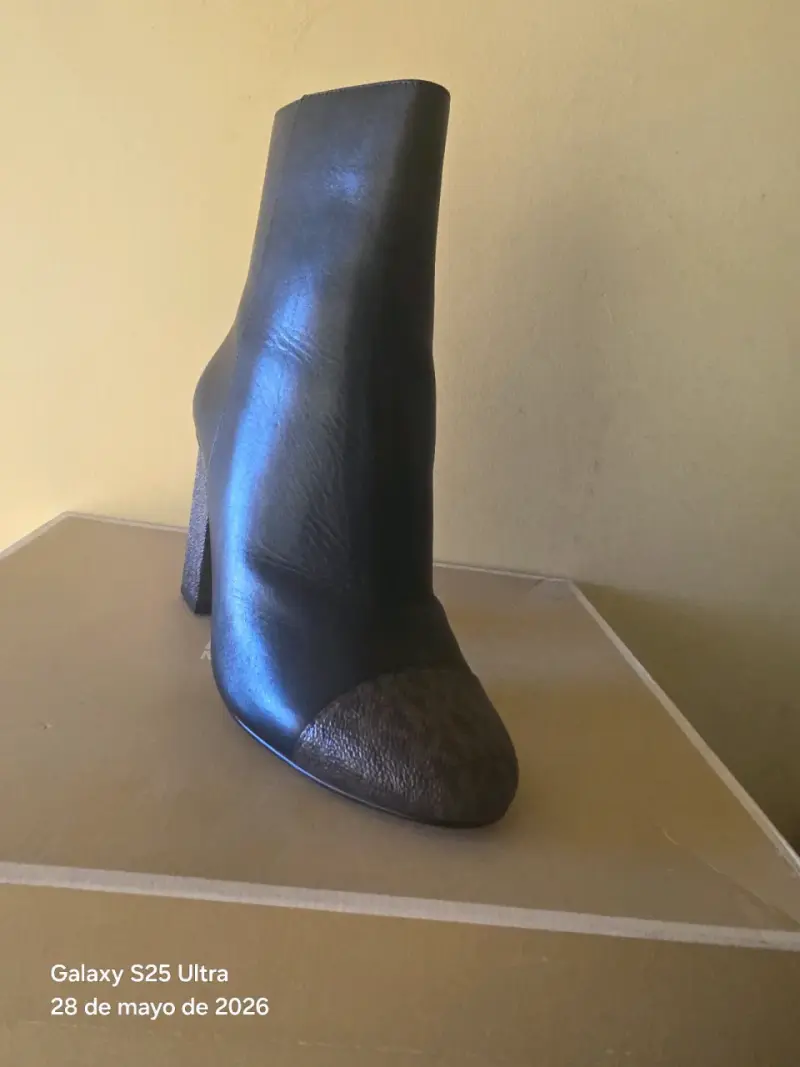 Botines de cuero negro Michael Kors con tacón alto - 3