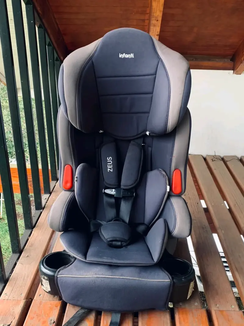 Silla de auto Infanti Zeus para niños - 2