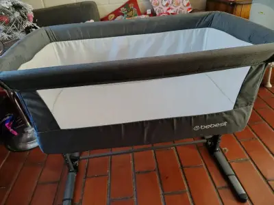Cuna colecho Bebesit gris con bolsa de transporte - miniatura 1