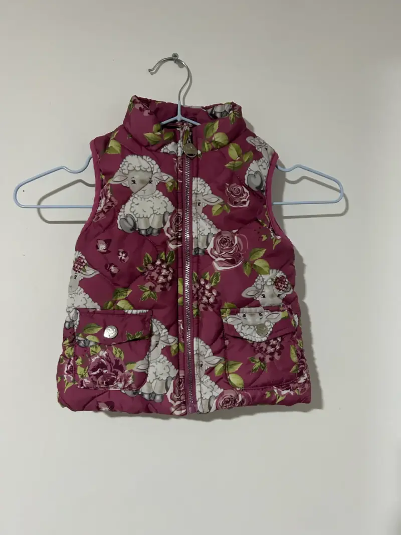 Chaleco infantil acolchado con diseño de ovejas - 1