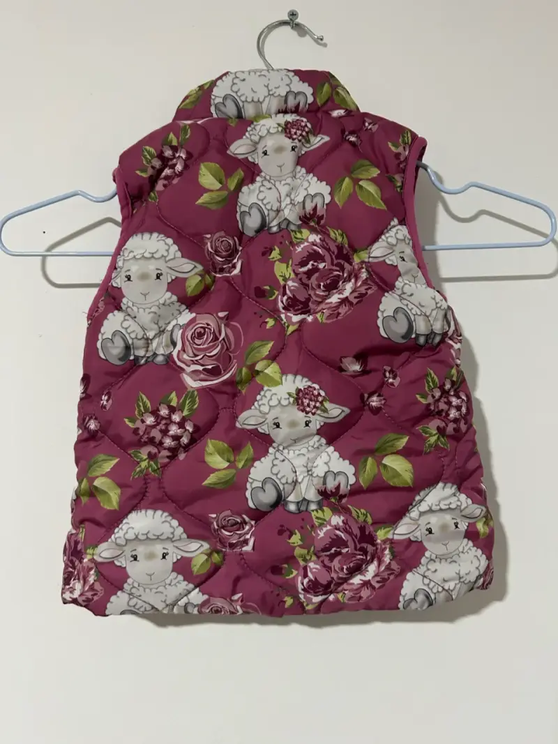 Chaleco infantil acolchado con diseño de ovejas - 3