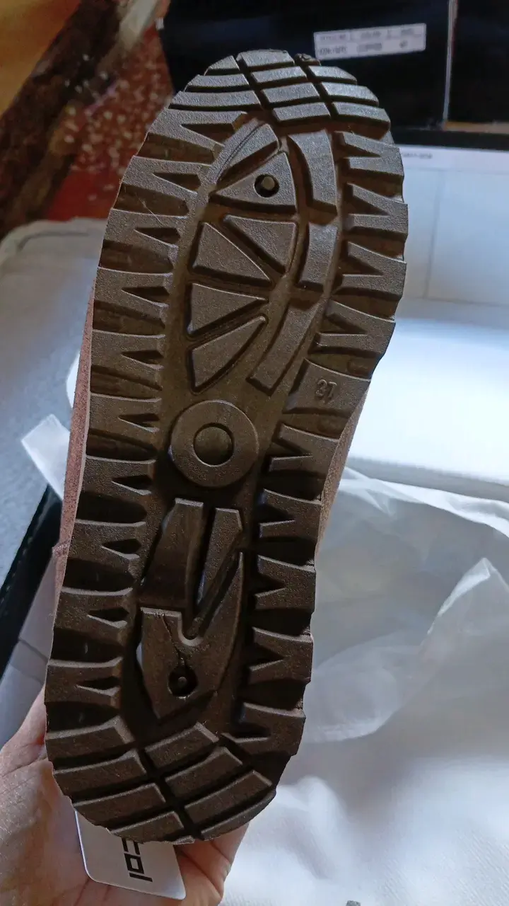 Botines de gamuza marrón con forro cálido - 3
