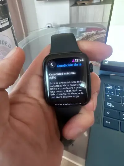 Apple Watch Series 8 - miniatura 1