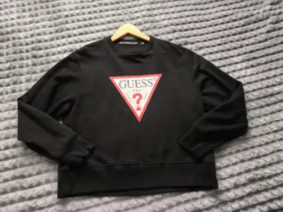 Polerón negro Guess con logo frontal - miniatura 1