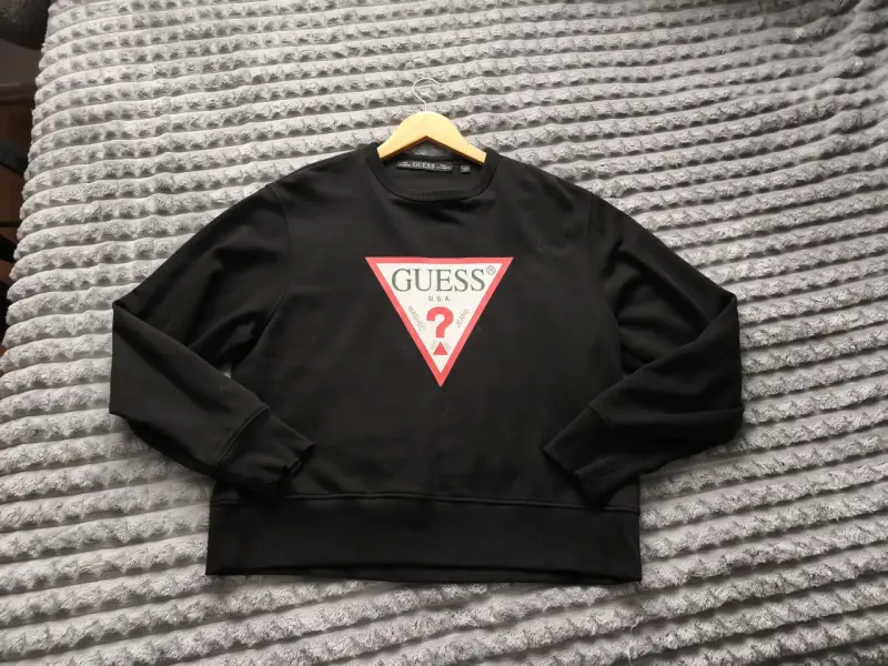 Polerón negro Guess con logo frontal - 3