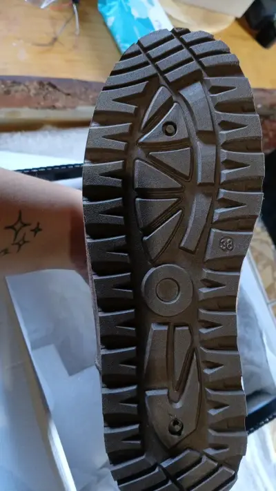 Botines de gamuza marrón con forro cálido - miniatura 3