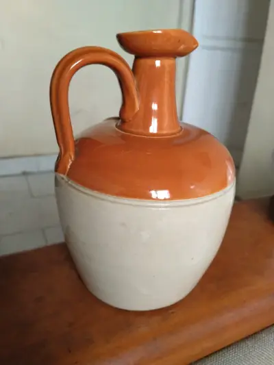 Botella de cerámica decorativa bicolor antigua - miniatura 1