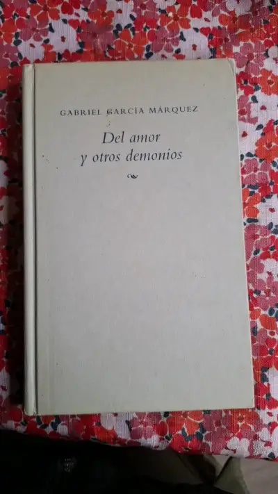 Libro 'Del amor y otros demonios' de Gabriel García Márquez - miniatura 1