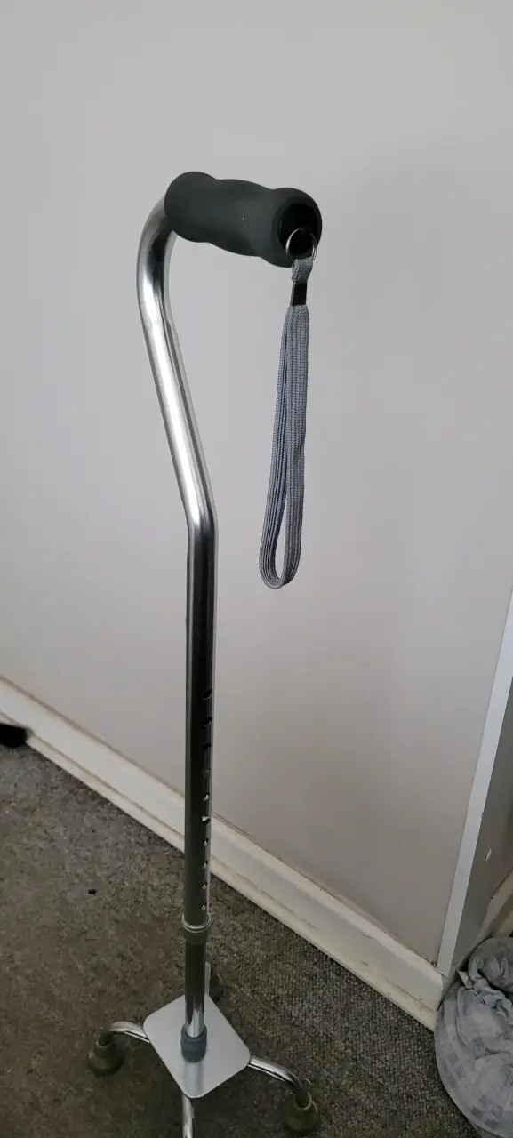 Bastón de aluminio ajustable con base de cuatro patas - 2