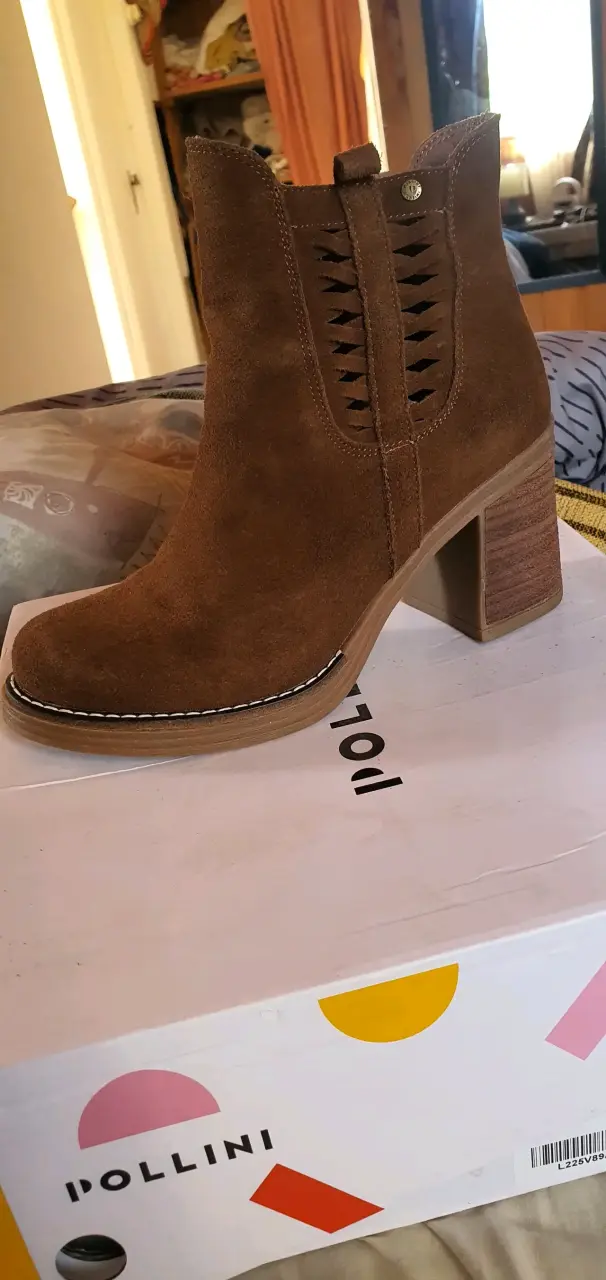 Botines de gamuza café con tacón alto Pollini - 2
