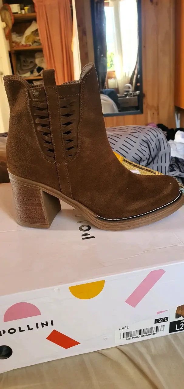 Botines de gamuza café con tacón alto Pollini - 4