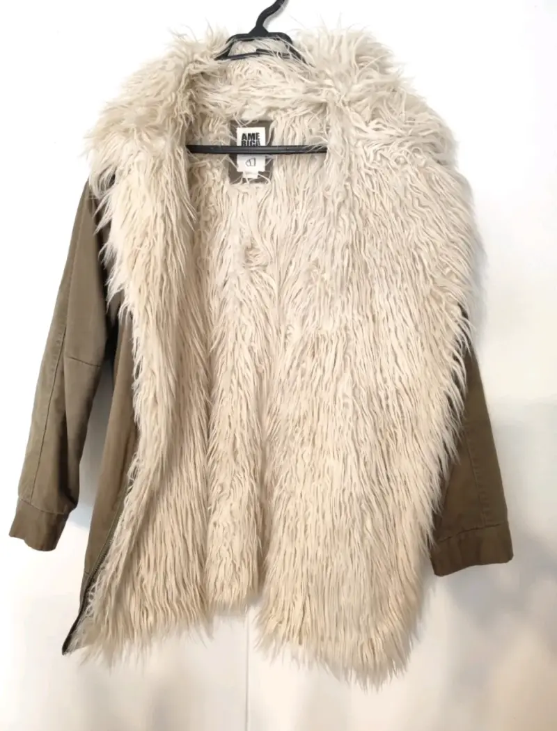 Chaqueta de mujer con forro de piel sintética - 1