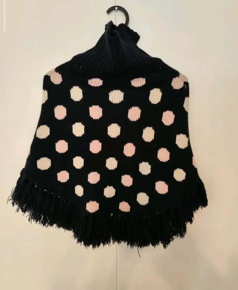 Poncho de lana con diseño de lunares H&M - 1