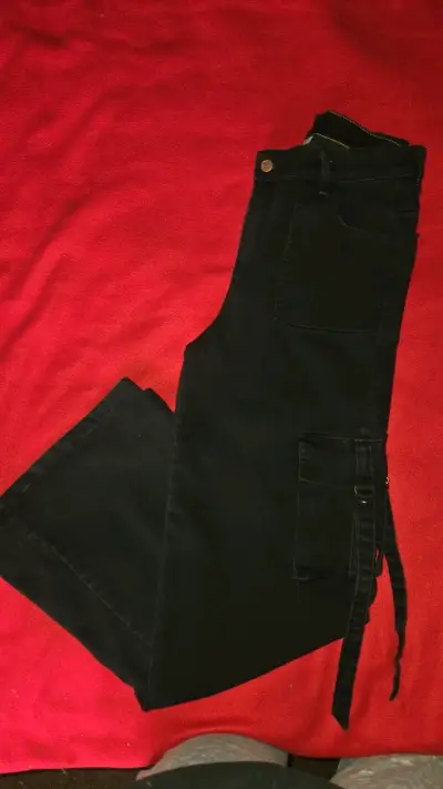 Pantalones cargo negros para mujer - miniatura 1