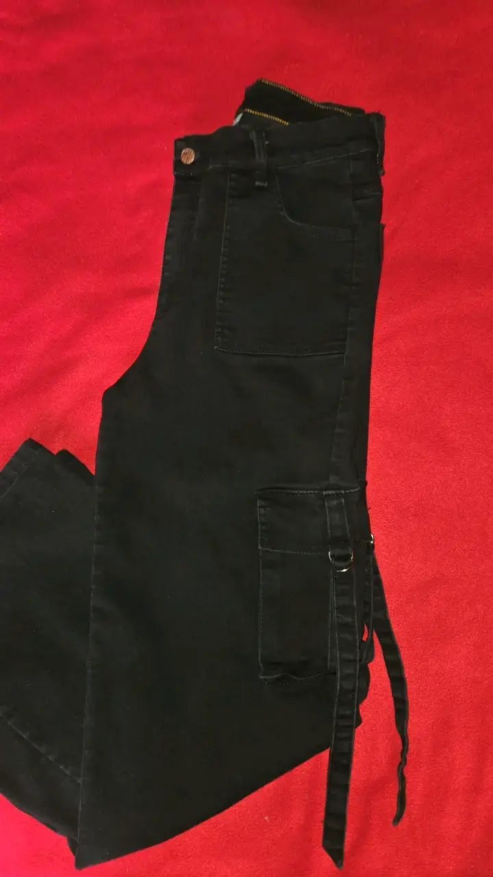 Pantalones cargo negros para mujer - 2