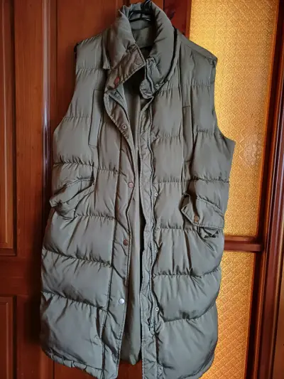 Chaqueta acolchada negra para mujer - miniatura 2