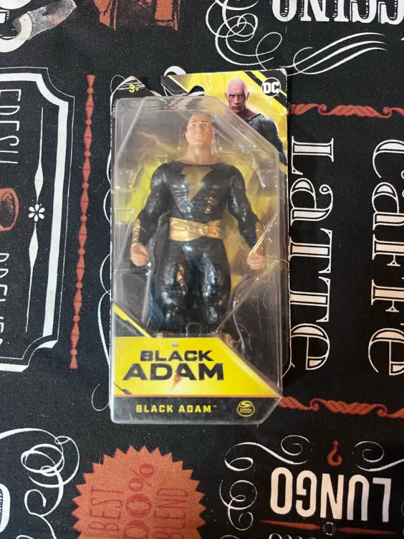 Figura de acción Black Adam DC Comics