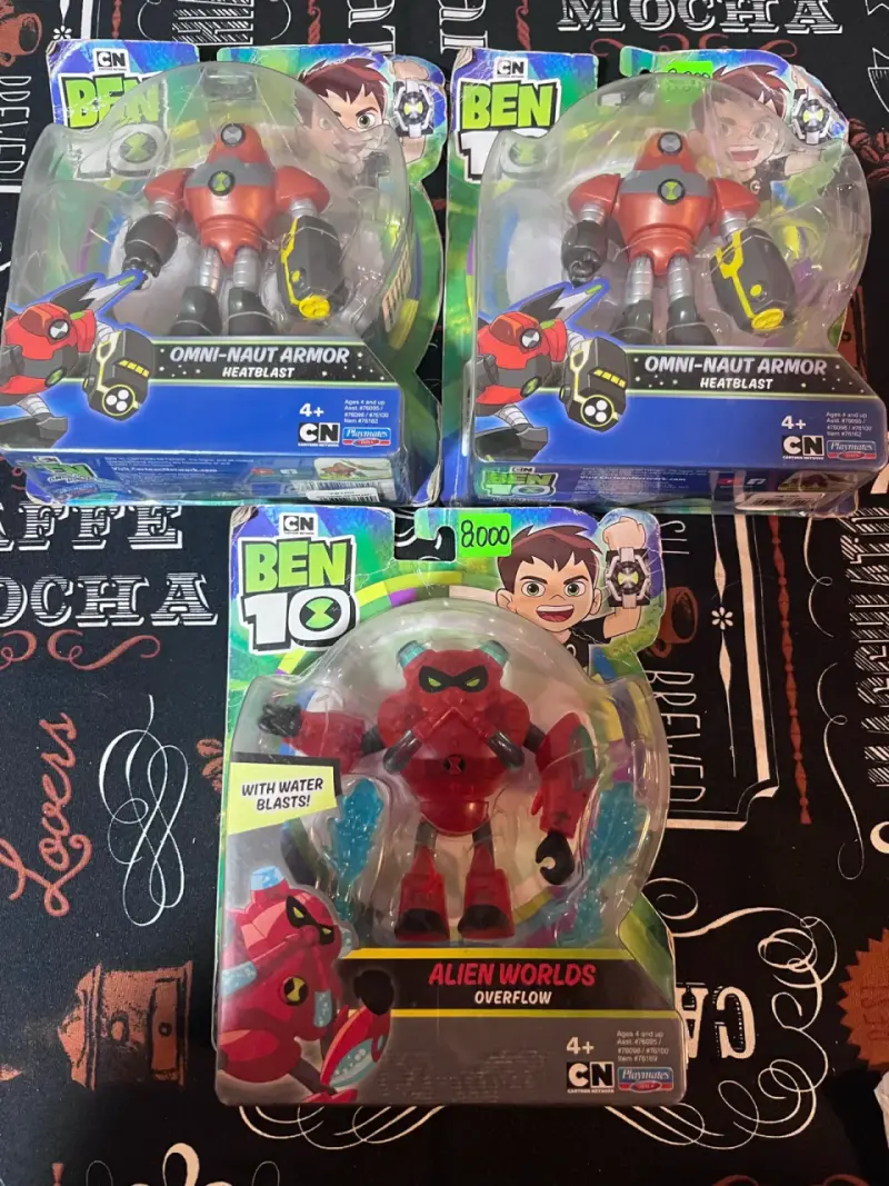 Figura de acción Ben 10 Omni-Naut Armor - 2