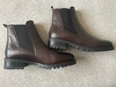 Botines Chelsea de cuero marrón de mujer - miniatura 1