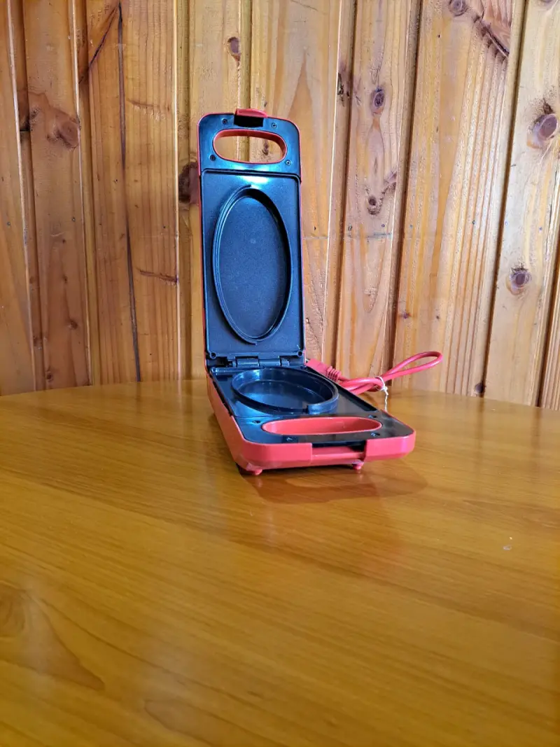 Plancha eléctrica roja Express Cooker compacta - 2