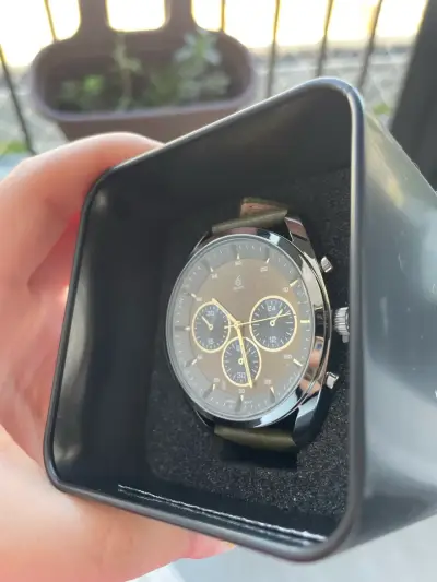 Reloj masculino color verde olivo - miniatura 3