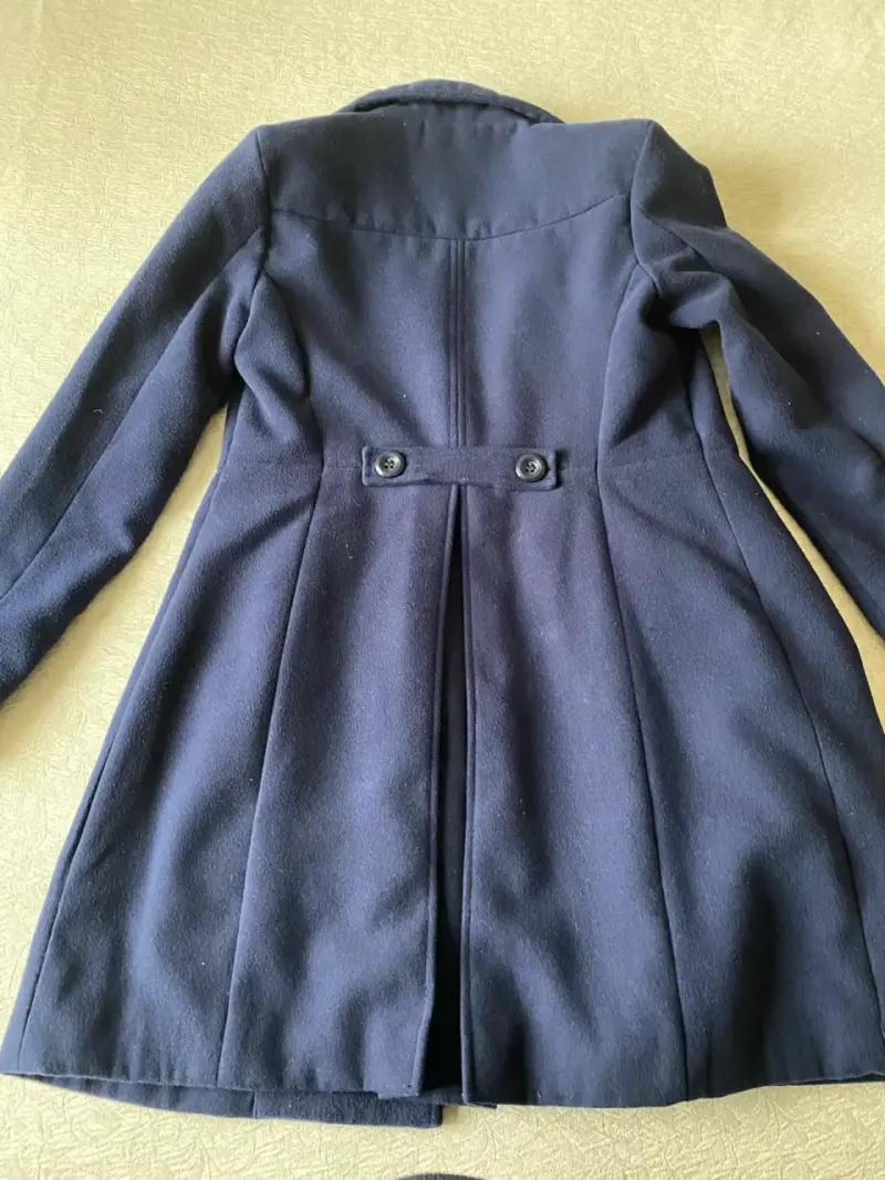 Abrigo azul marino para mujer con botones - 2