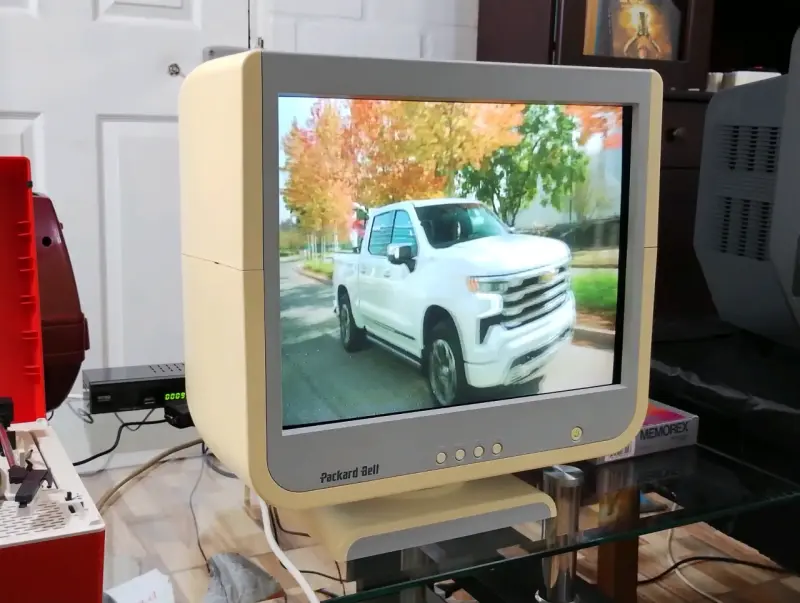 Monitor CRT antiguo - 3