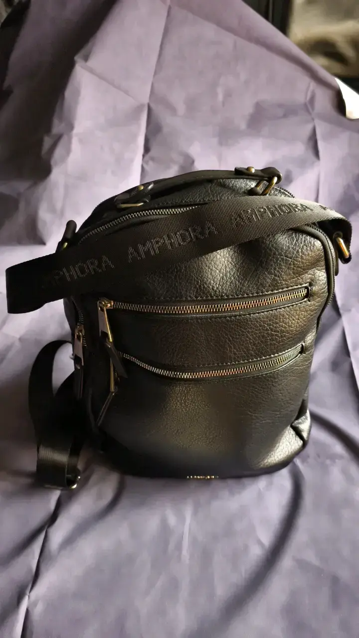 Mochila negra de cuero Amphora con múltiples bolsillos - 2
