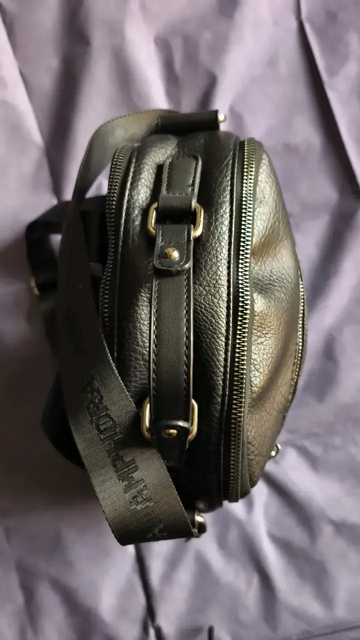 Mochila negra de cuero Amphora con múltiples bolsillos - 4