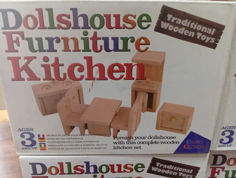 Set de Muebles de Madera para Casa de Muñecas - 2