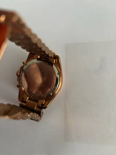 Reloj dorado Michael Kors con cronógrafo - miniatura 3