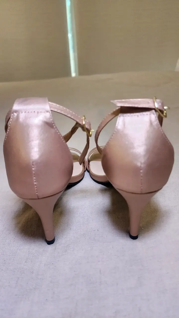 Sandalias de Tacón Doradas Elegantes - 2