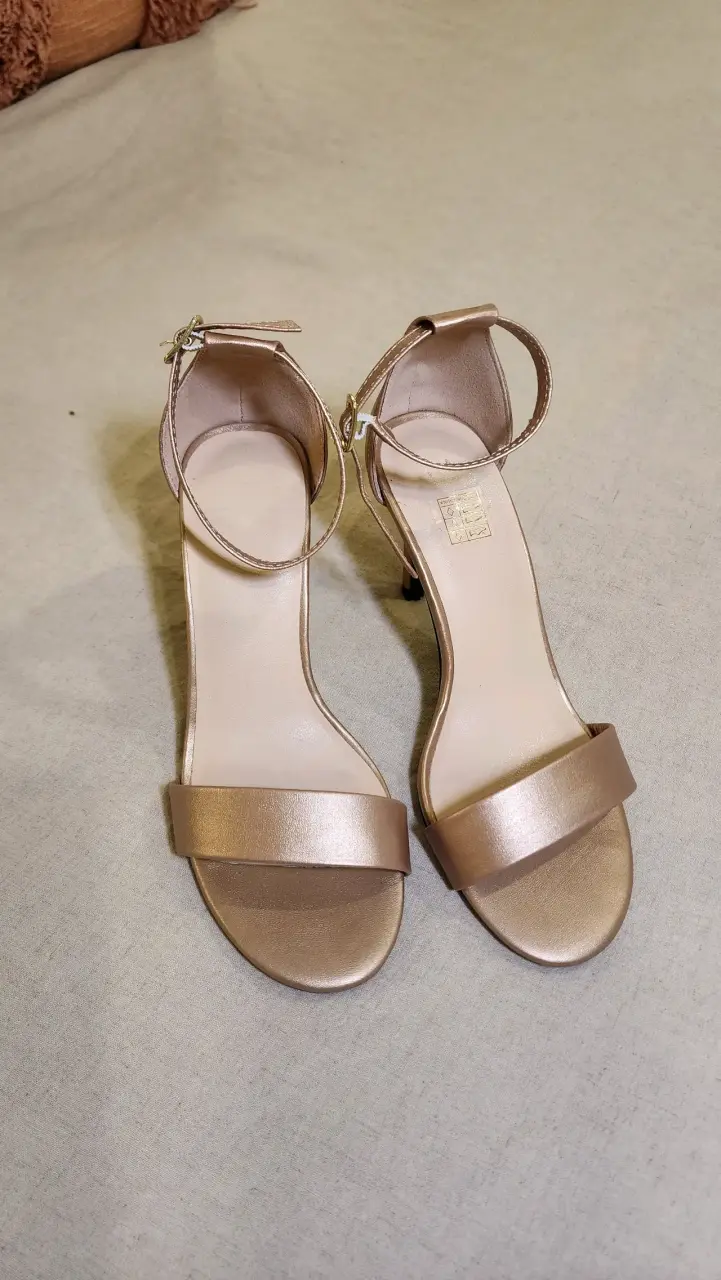 Sandalias de Tacón Doradas Elegantes - 6