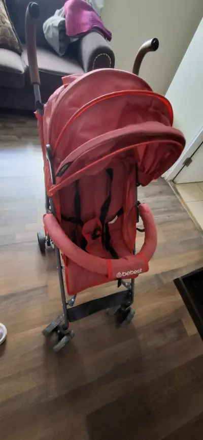 Coche de paseo rojo Bebesit plegable - miniatura 1