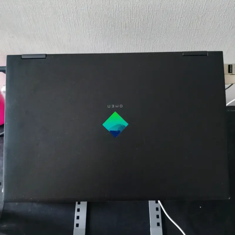 HP OMEN 15 - Core i5 - 32GB RAM - 512GB (DETALLE) - 3