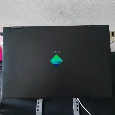 HP OMEN 15 - Core i5 - 32GB RAM - 512GB (DETALLE) - miniatura 3