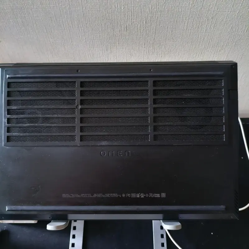 HP OMEN 15 - Core i5 - 32GB RAM - 512GB (DETALLE) - 4