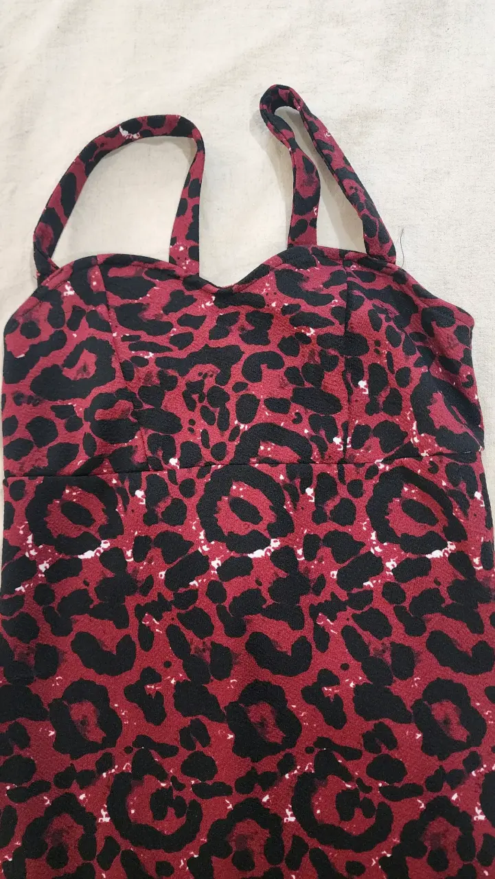 Vestido largo estampado animal print rojo y negro - 2