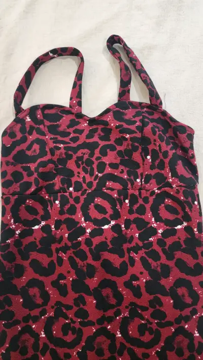 Vestido largo estampado animal print rojo y negro - miniatura 2