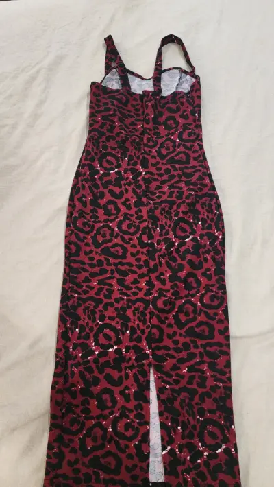 Vestido largo estampado animal print rojo y negro - miniatura 3