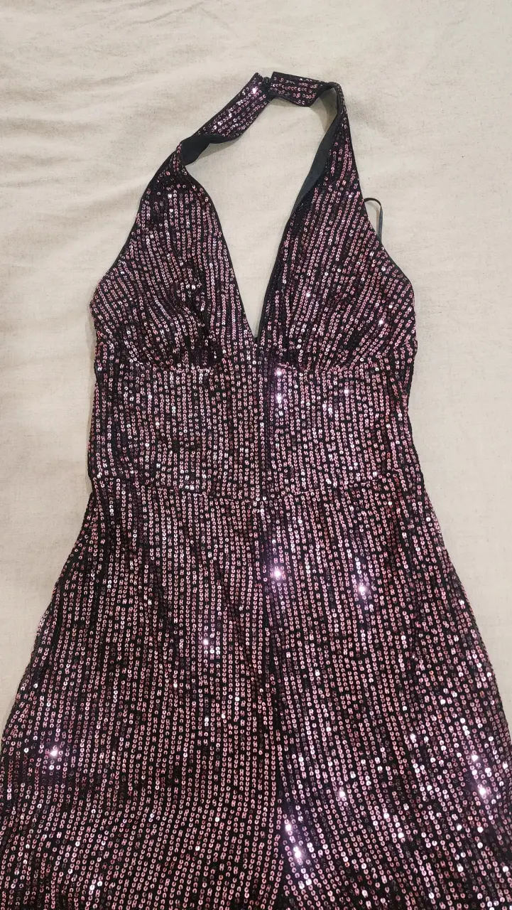 Enterito de lentejuelas rosado con escote halter - 4