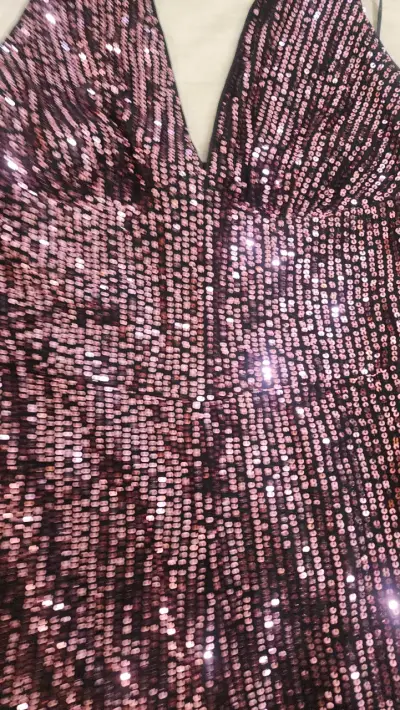 Enterito de lentejuelas rosado con escote halter - miniatura 5