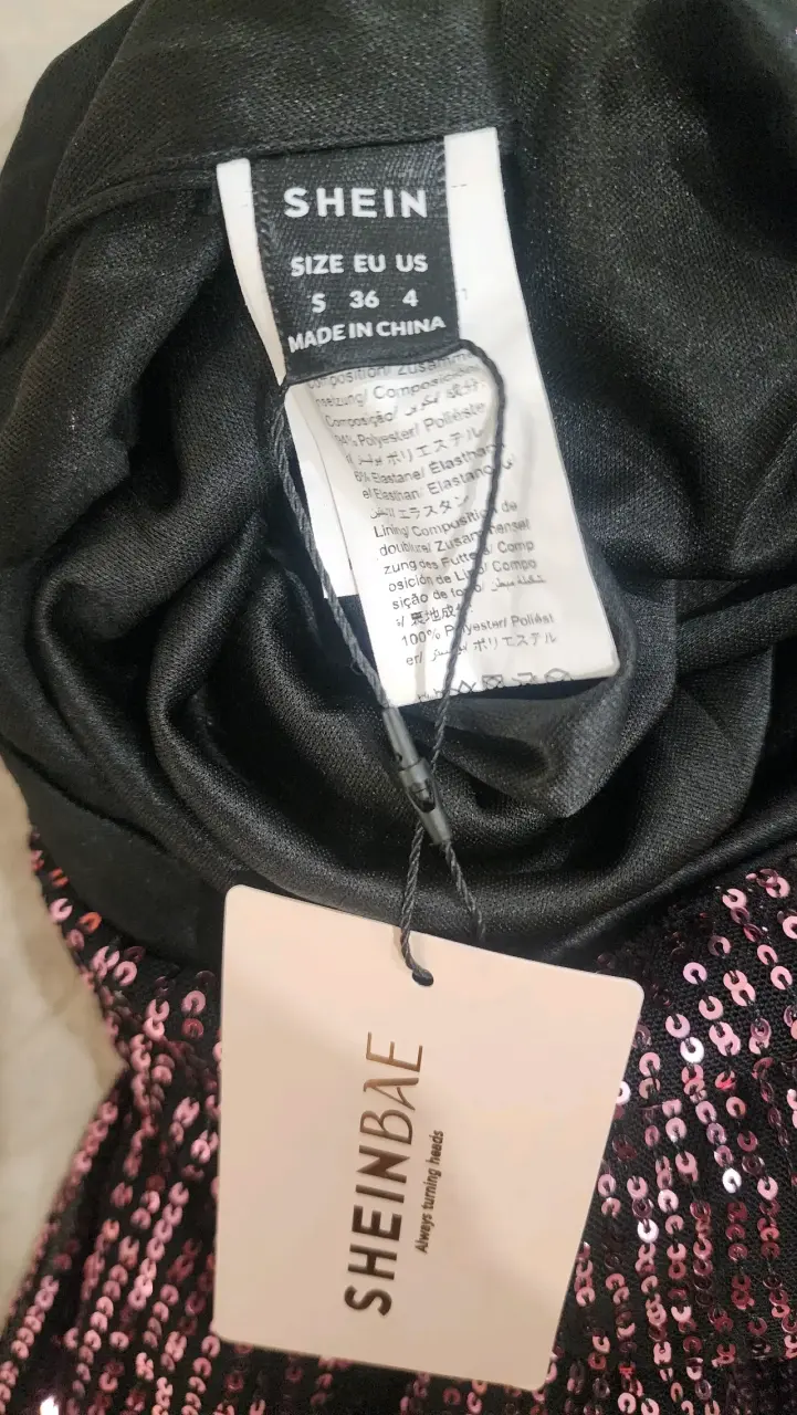 Enterito de lentejuelas rosado con escote halter - 6
