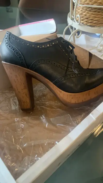 Zapatos de tacón alto de cuero negro Dancy - miniatura 3