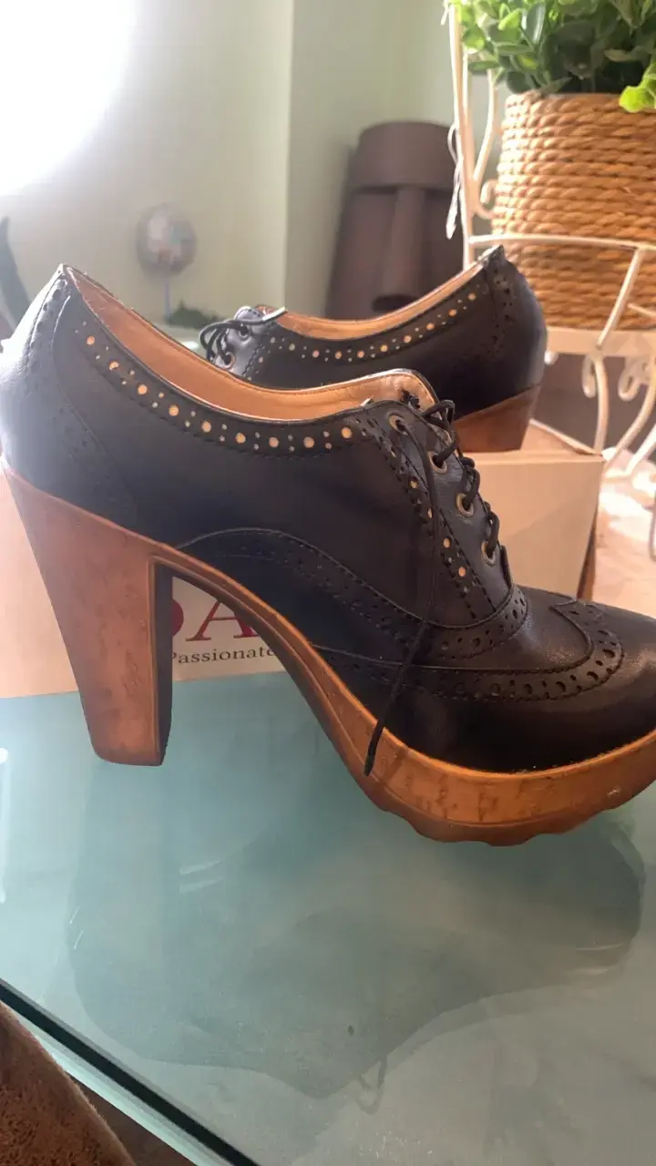 Zapatos de tacón alto de cuero negro Dancy - 4