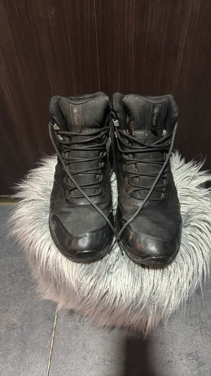 Botas de montaña negras Lippi