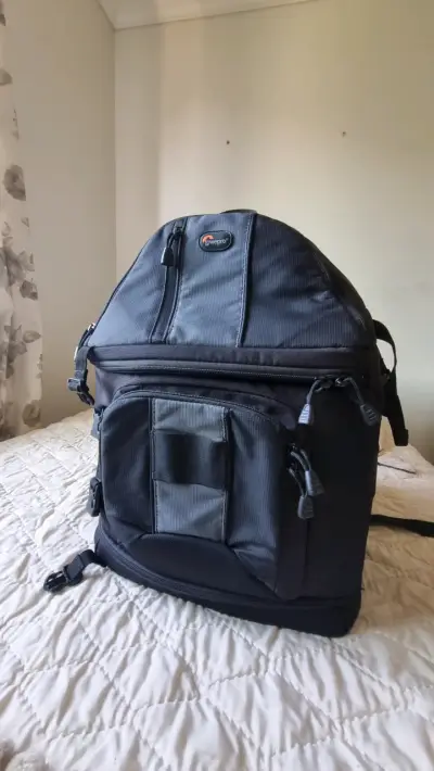 Mochila para cámara Lowepro negra - miniatura 1