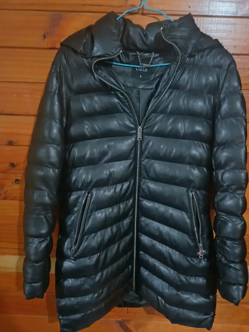 Chaqueta de cuero sintético negra liolacon cierre - 3