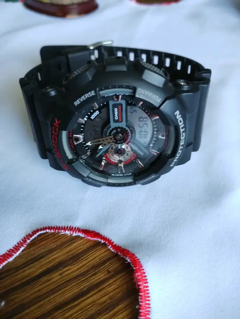 Reloj Casio G-Shock Negro Resistente al Agua - 3