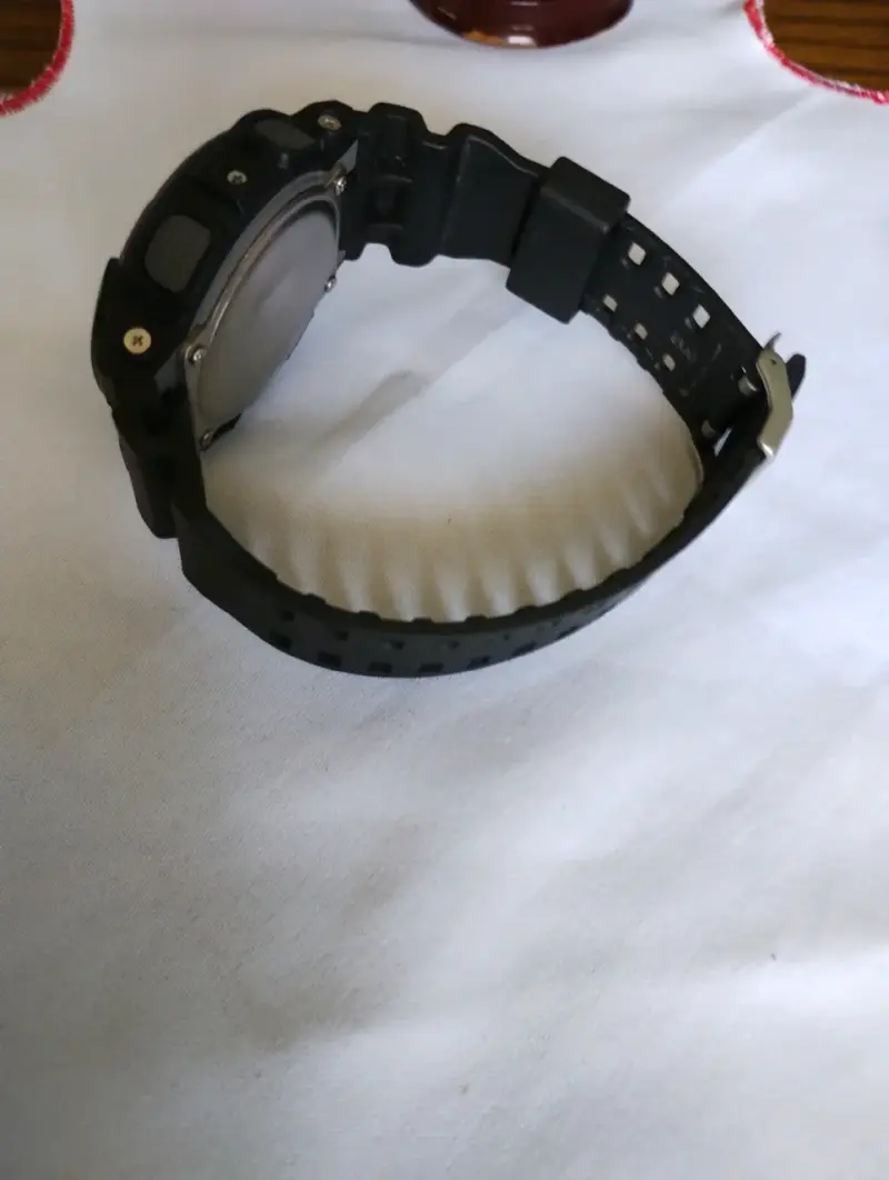 Reloj Casio G-Shock Negro Resistente al Agua - 5